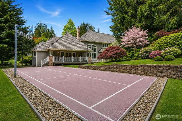 7214 204th Dr NE, Redmond, WA 98053
