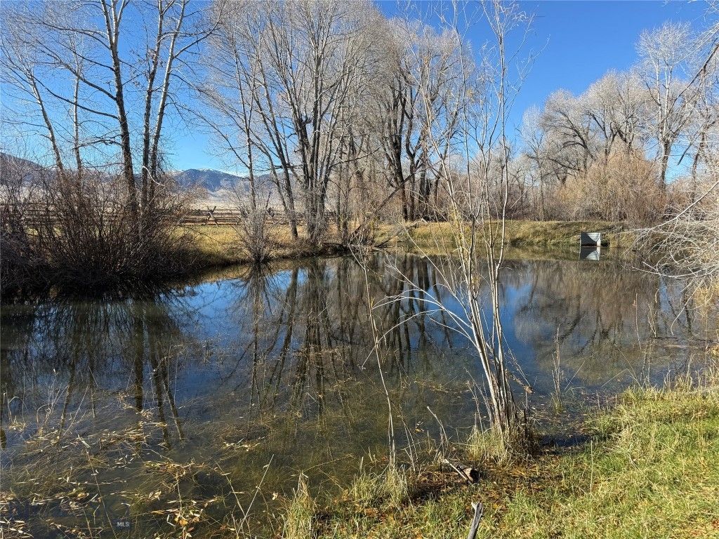 Address unavailable. photo 11