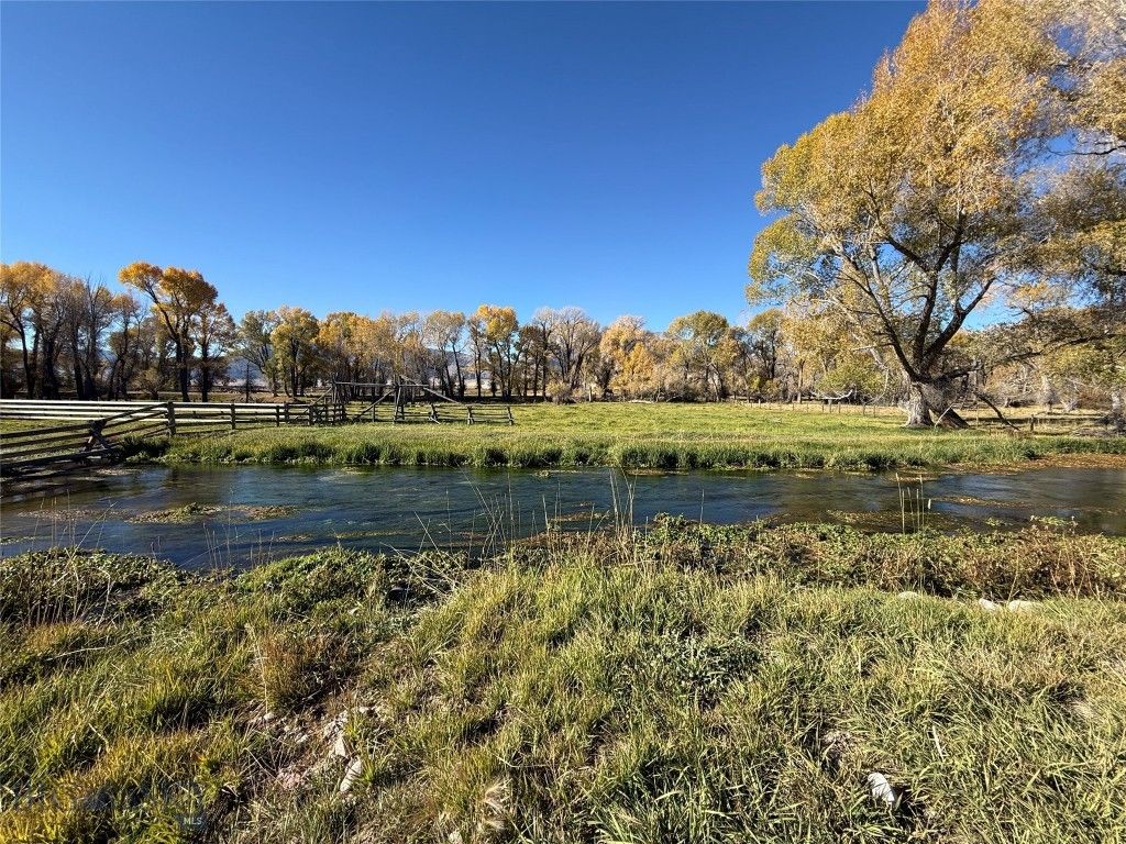 Address unavailable. photo 21