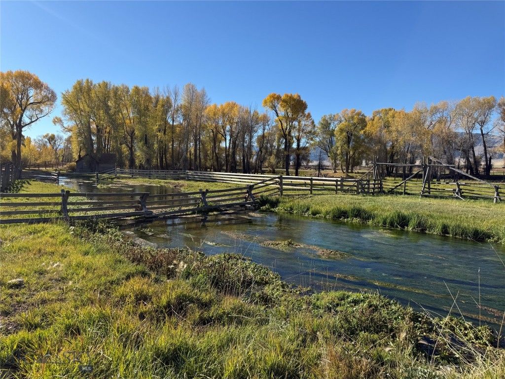 Address unavailable. photo 22