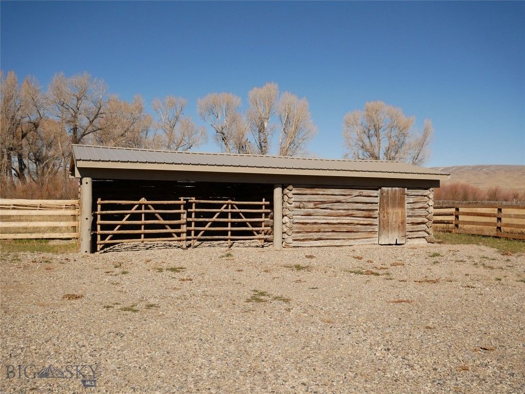 Address unavailable. photo 33