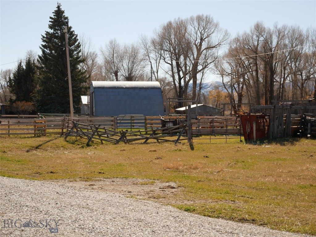 Address unavailable. photo 34