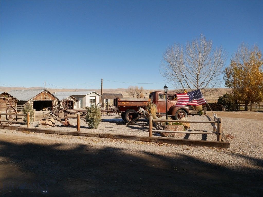 Address unavailable. photo 37