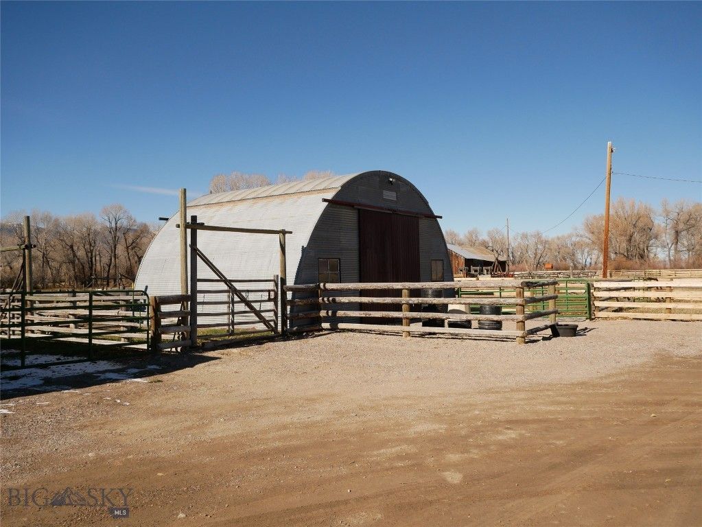 Address unavailable. photo 38