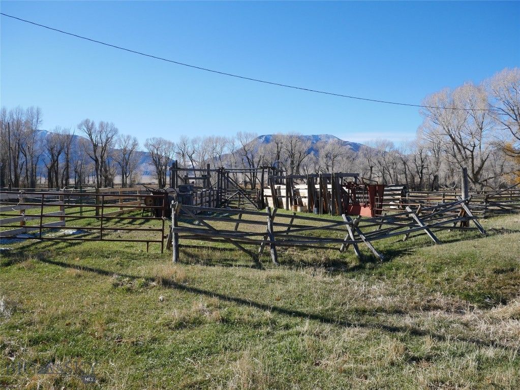 Address unavailable. photo 41