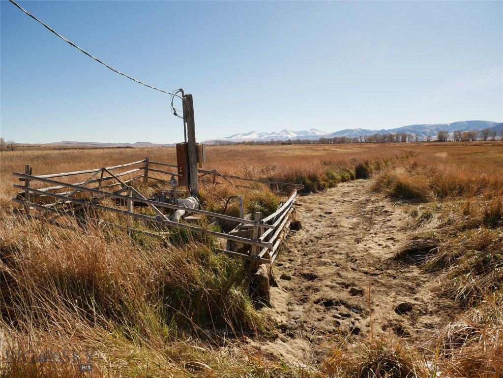 Address unavailable. photo 57