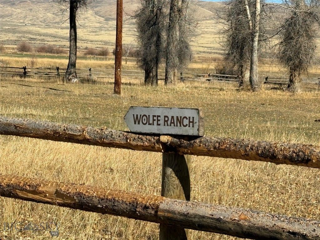 Address unavailable. photo 90