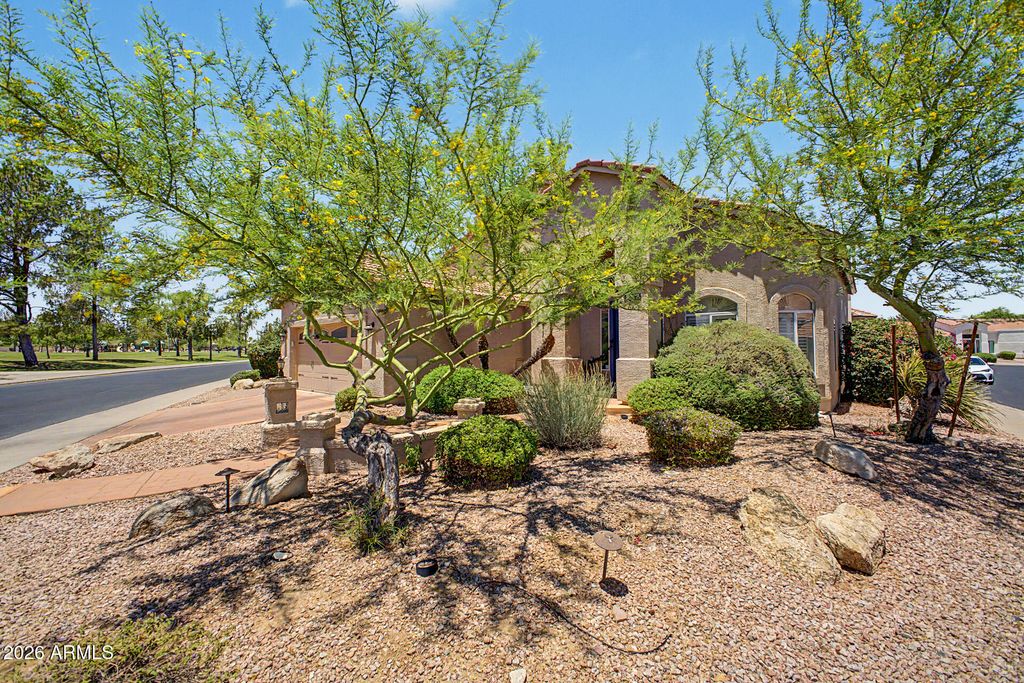 4242 E LUPINE Avenue, Phoenix, AZ 85028 — photo 2