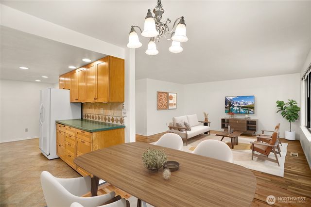 616 S 25th Street, Renton, WA 98055