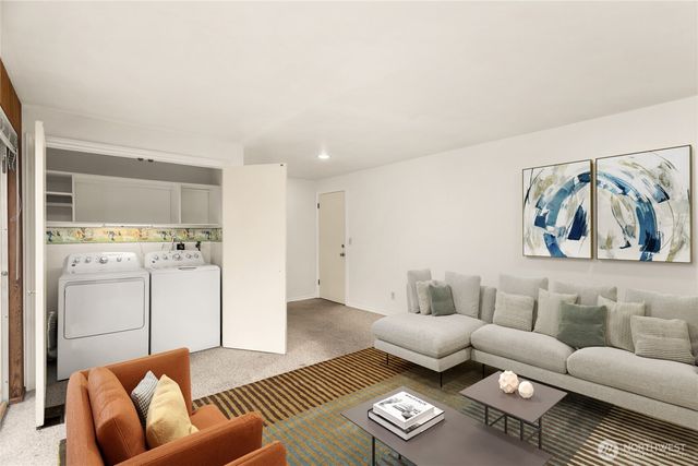 616 S 25th Street, Renton, WA 98055