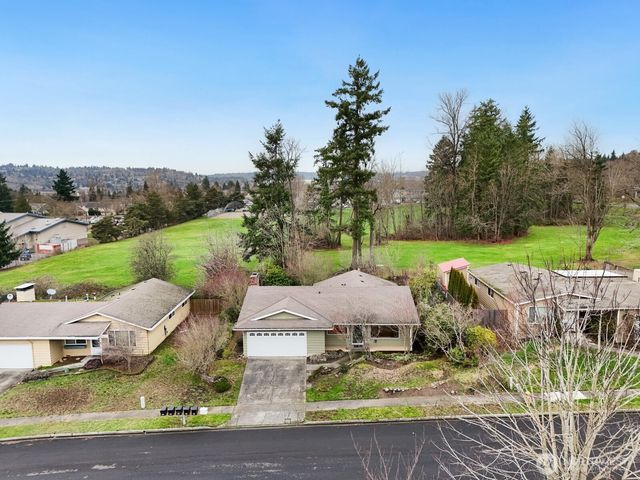616 S 25th Street, Renton, WA 98055