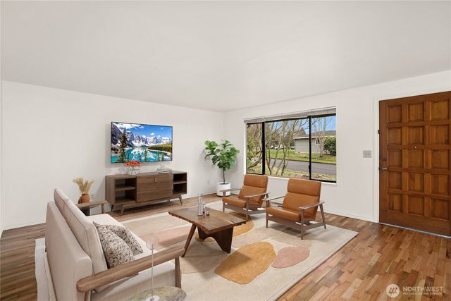 616 S 25th Street, Renton, WA 98055