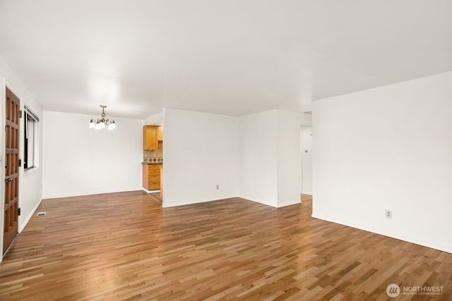 616 S 25th Street, Renton, WA 98055