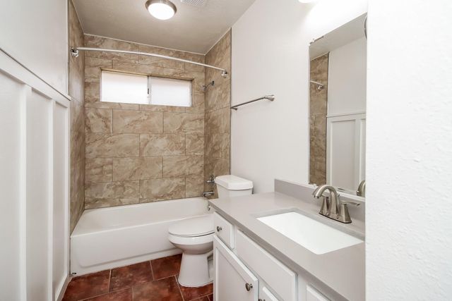 4919 Bayboro Park Drive, Friendswood, TX 77546