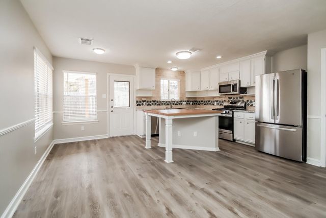 4919 Bayboro Park Drive, Friendswood, TX 77546