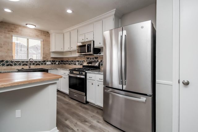 4919 Bayboro Park Drive, Friendswood, TX 77546