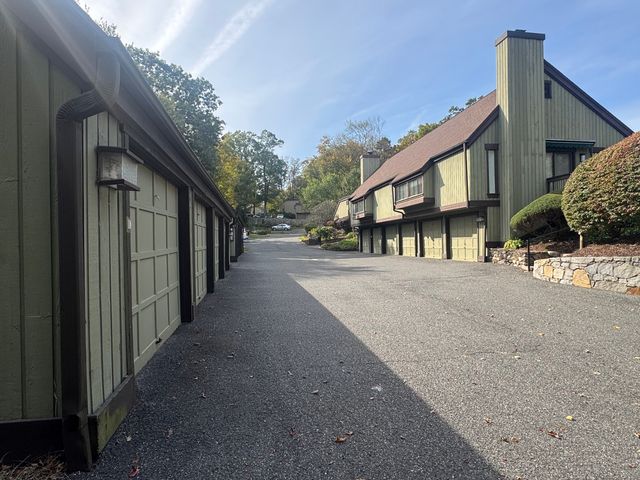 86 Heritage Village D, Southbury, CT 06488
