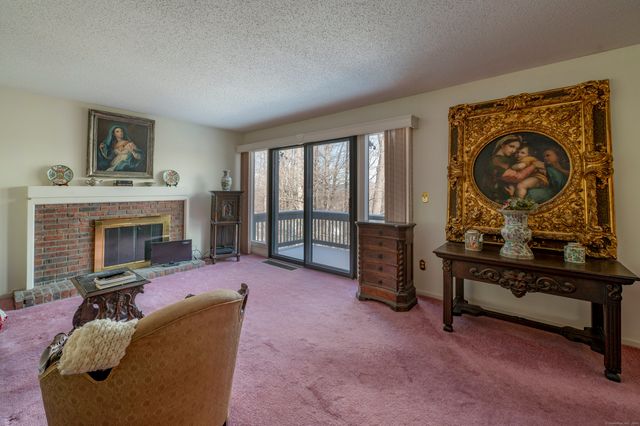 86 Heritage Village D, Southbury, CT 06488