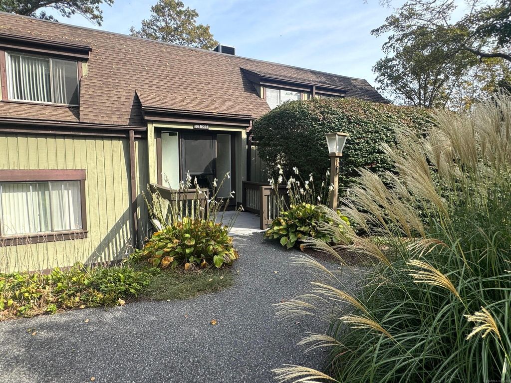 86 Heritage Village D, Southbury, CT 06488