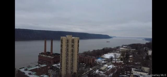 369 Warburton Avenue 2B, Yonkers, NY 10701