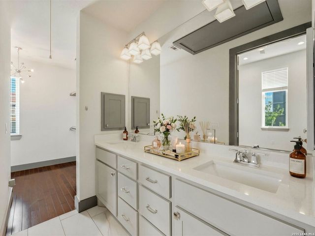 803 E Park Ave Unit 105, San Antonio, TX 78212