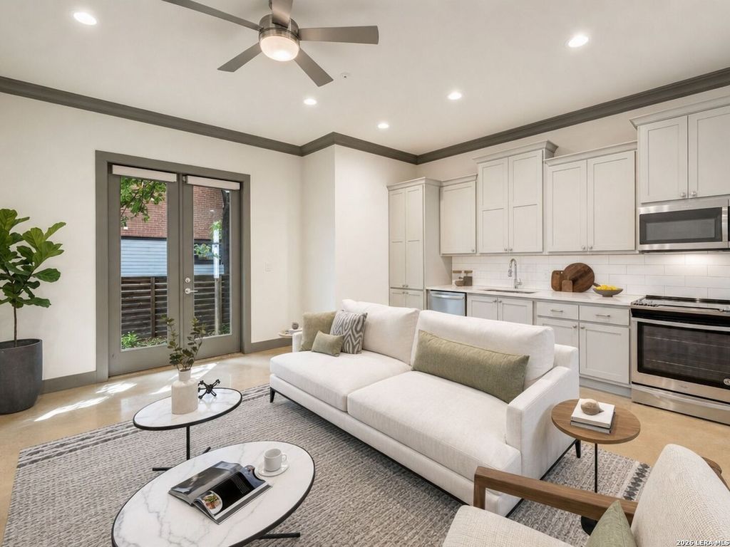803 E Park Ave Unit 105, San Antonio, TX 78212