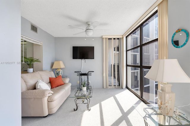 600 Parkview Dr 601, Hallandale Beach, FL 33009