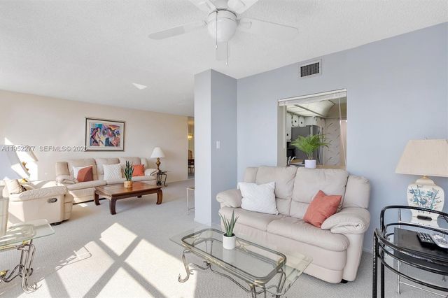 600 Parkview Dr 601, Hallandale Beach, FL 33009