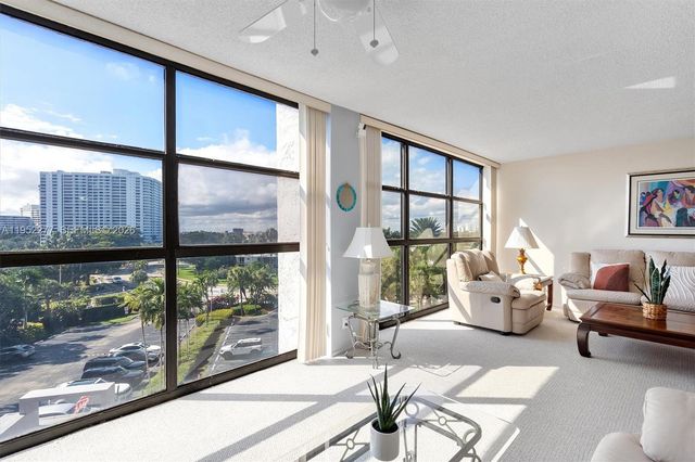 600 Parkview Dr 601, Hallandale Beach, FL 33009