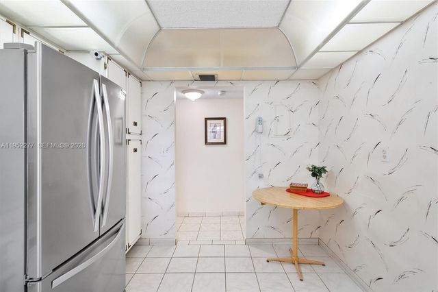 600 Parkview Dr 601, Hallandale Beach, FL 33009