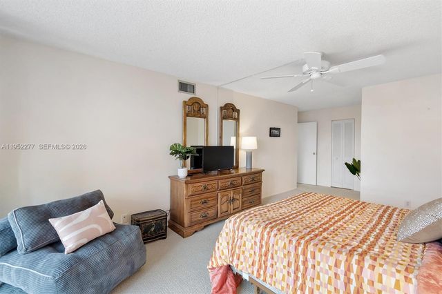 600 Parkview Dr 601, Hallandale Beach, FL 33009