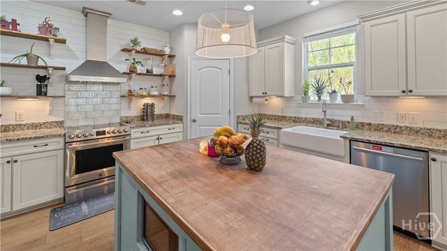 949 Castleoak Drive, Richmond Hill, GA 31324