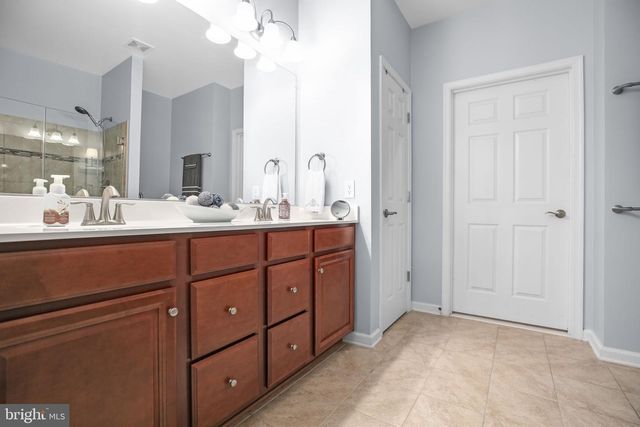 183 LONG POINT DR, Fredericksburg, VA 22406