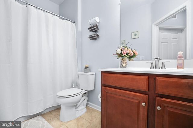 183 LONG POINT DR, Fredericksburg, VA 22406