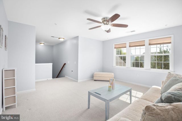 183 LONG POINT DR, Fredericksburg, VA 22406