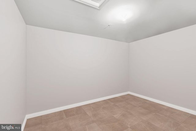 183 LONG POINT DR, Fredericksburg, VA 22406