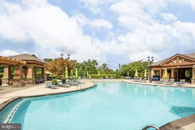 183 LONG POINT DR, Fredericksburg, VA 22406