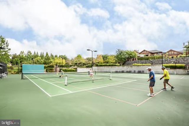 183 LONG POINT DR, Fredericksburg, VA 22406