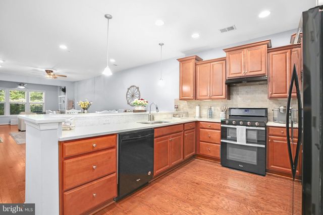 183 LONG POINT DR, Fredericksburg, VA 22406