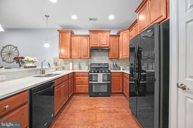 183 LONG POINT DR, Fredericksburg, VA 22406