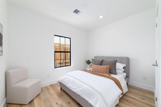 11916 S Hoa Sen Circle, Houston, TX 77072