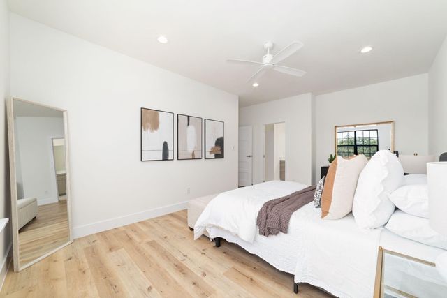 11916 S Hoa Sen Circle, Houston, TX 77072