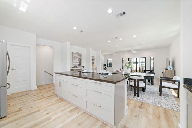 11916 S Hoa Sen Circle, Houston, TX 77072