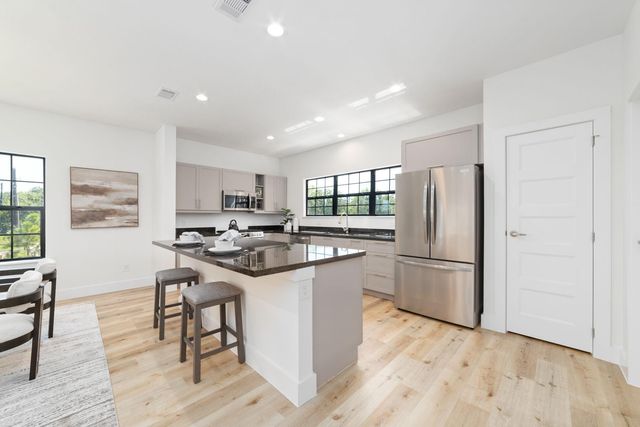 11916 S Hoa Sen Circle, Houston, TX 77072