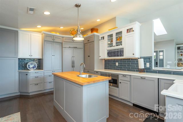 147 Watergate Road, Lake Lure, NC 28746