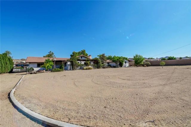 16385 Nosoni Road, Apple Valley, CA 92307