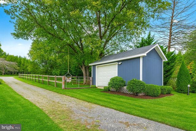 45 WENZEL RD, Airville, PA 17302