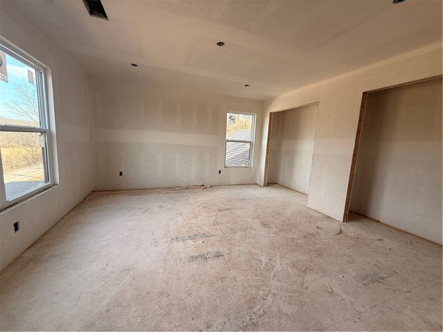 1902 N Double Springs Road, Fayetteville, AR 72704