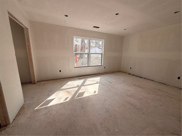 1902 N Double Springs Road, Fayetteville, AR 72704