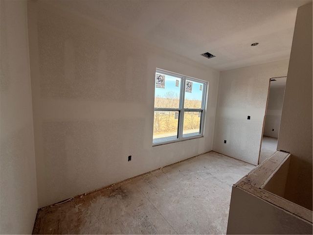 1902 N Double Springs Road, Fayetteville, AR 72704